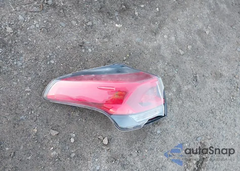 2018 Toyota Rav4 Xle z USA, uszkodzony, nr VIN JTMRFREV8JJ206189